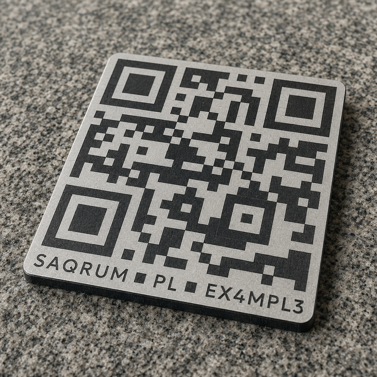 Tabliczka kod QR na nagrobku. Kolor Alu/Black